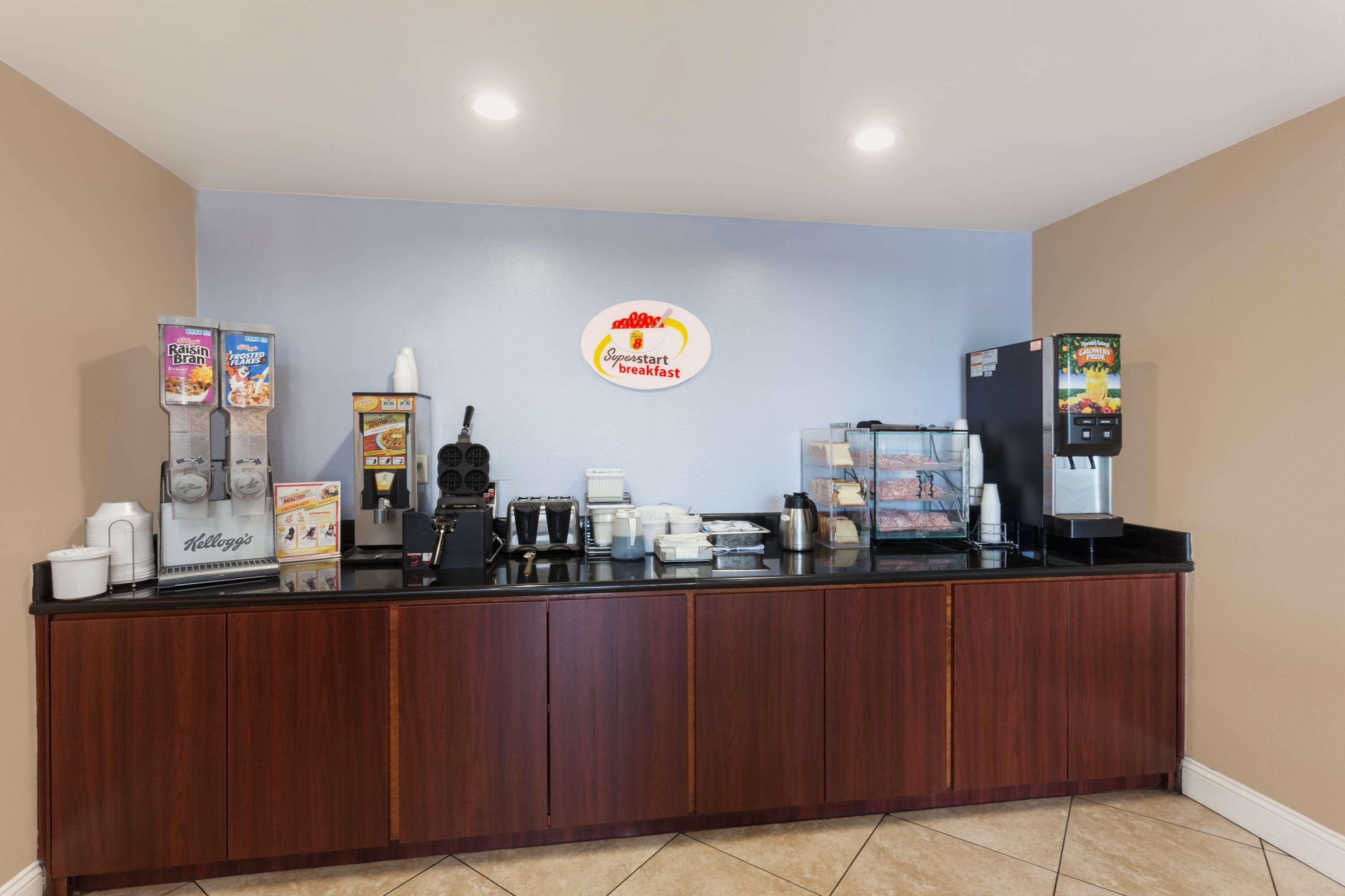 Super 8 By Wyndham El Cajon San Diego Exterior photo