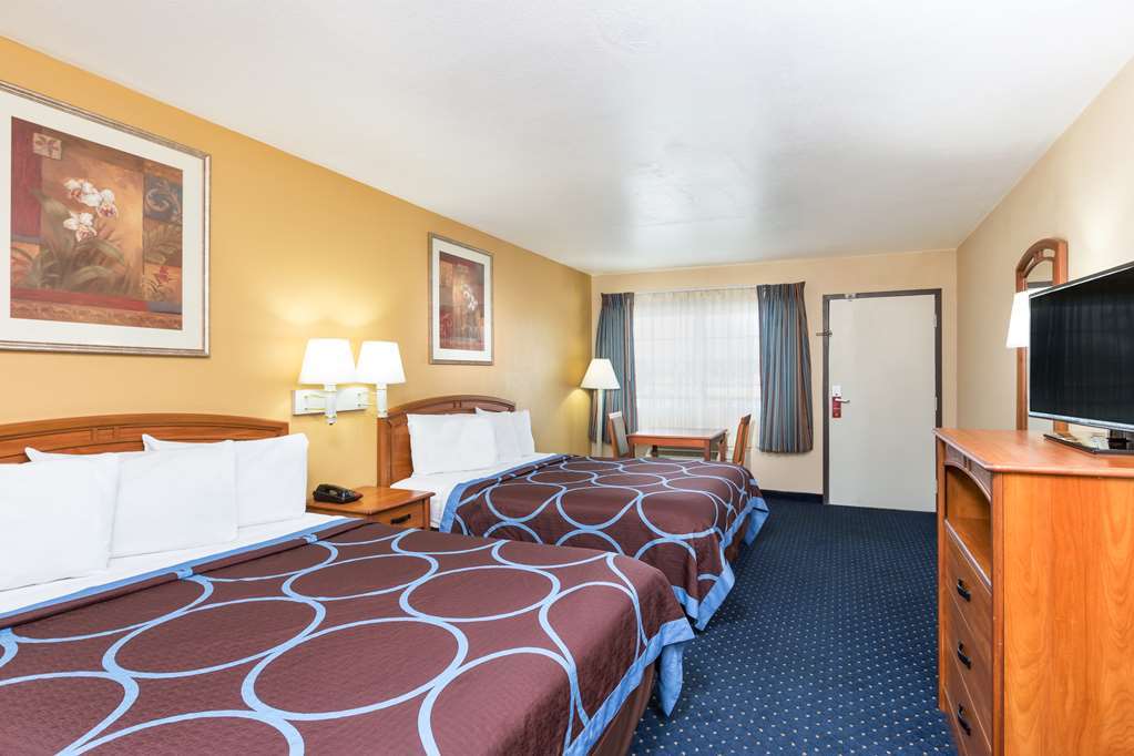 Super 8 By Wyndham El Cajon San Diego Room photo